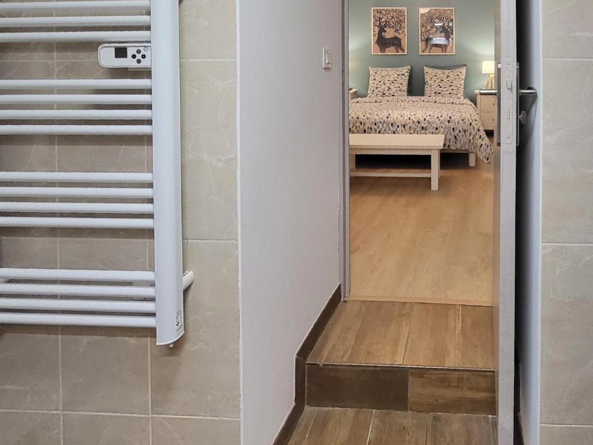 Appartement 1 Chambre, Cuisine, Coin Salon, Salle De Bain سان-كلود المظهر الخارجي الصورة